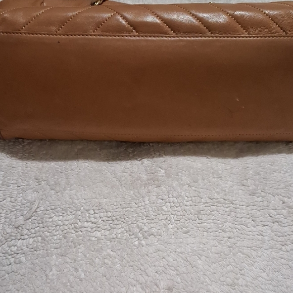 Tory Burch Quilted Tote - Picture 9 of 16